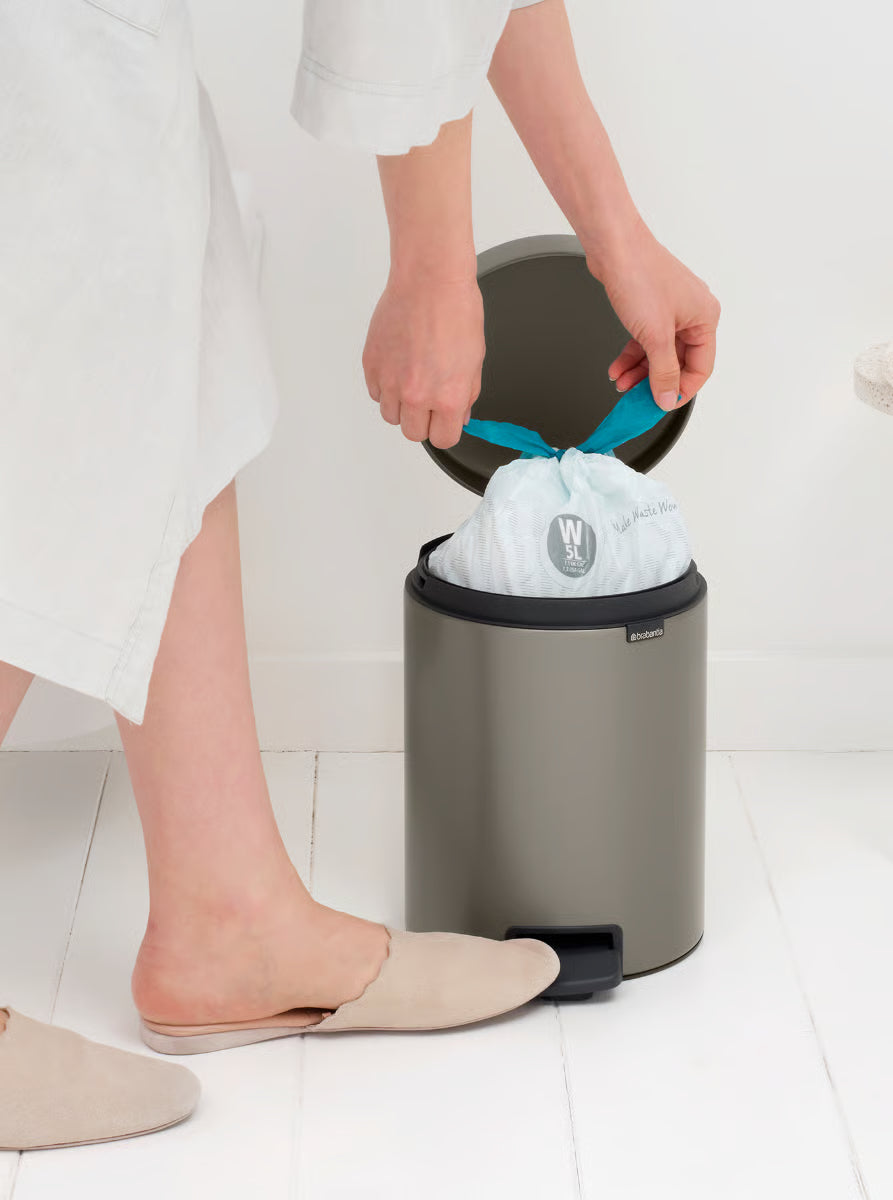Brabantia NewIcon Pedal Bin 5L Platinum with Removable Plastic Inner Bucket, Soft-Close Lid