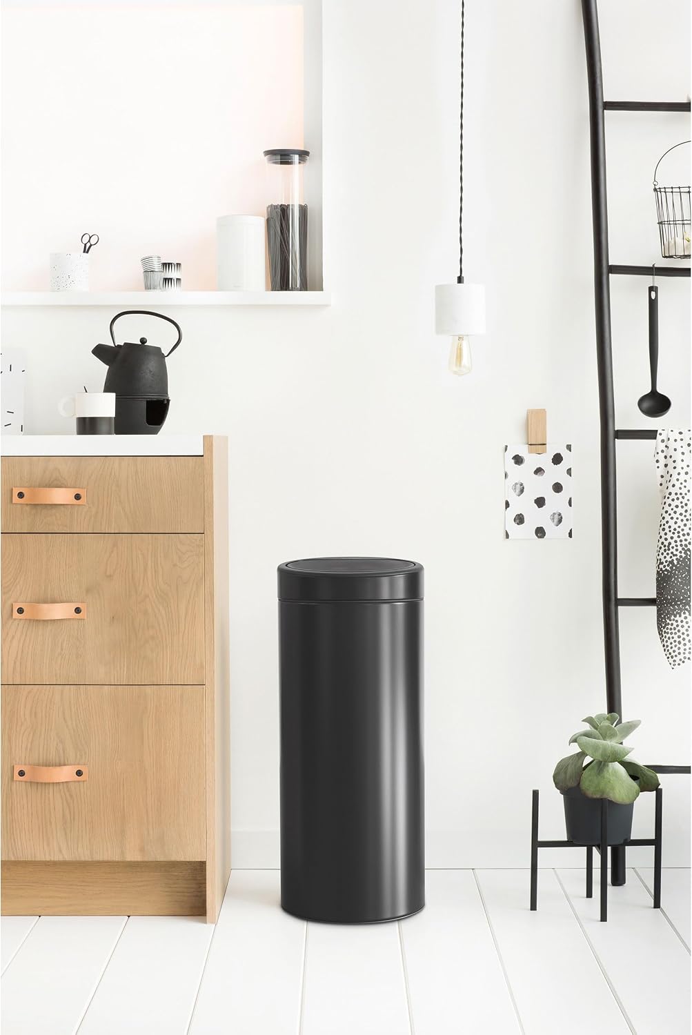 Soft-Touch Kitchen Trash Can 8 Gallon – Removable Inner Bucket
