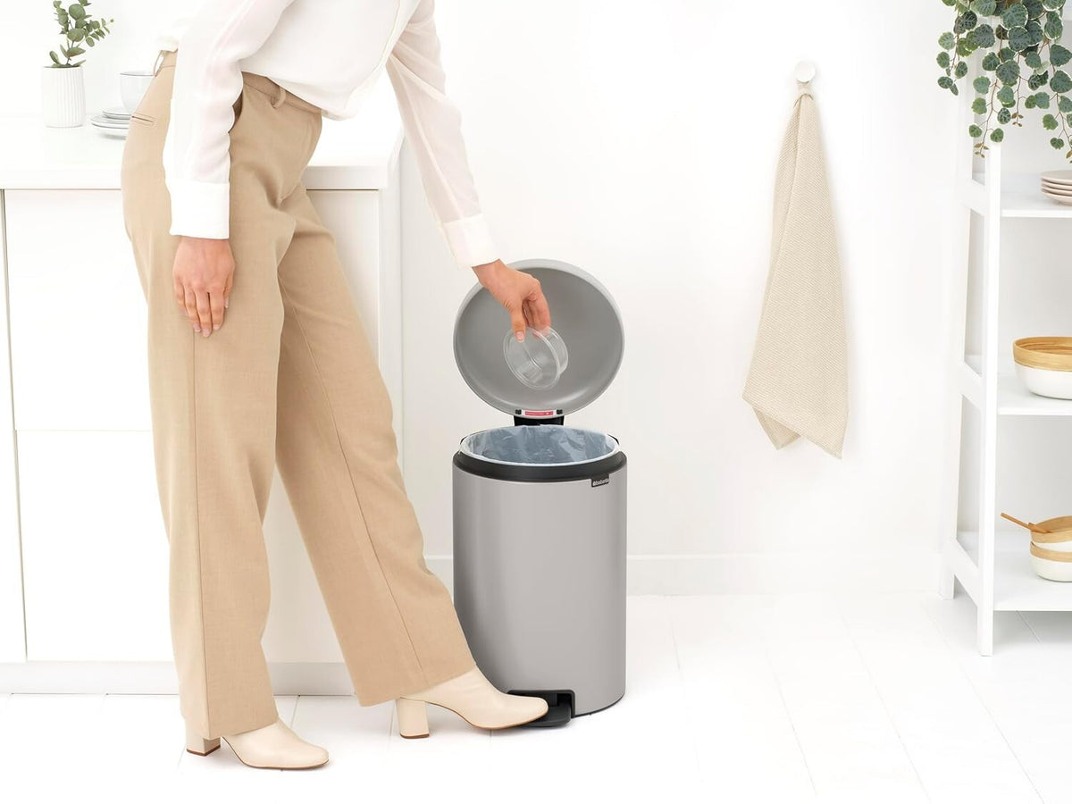 Brabantia NewIcon Pedal Bin 20L, Soft Grey, Soft-Close Lid, Removable Inner Bucket, PerfectFit Code Y Bags Included, 29 × 38 × 46.7 cm