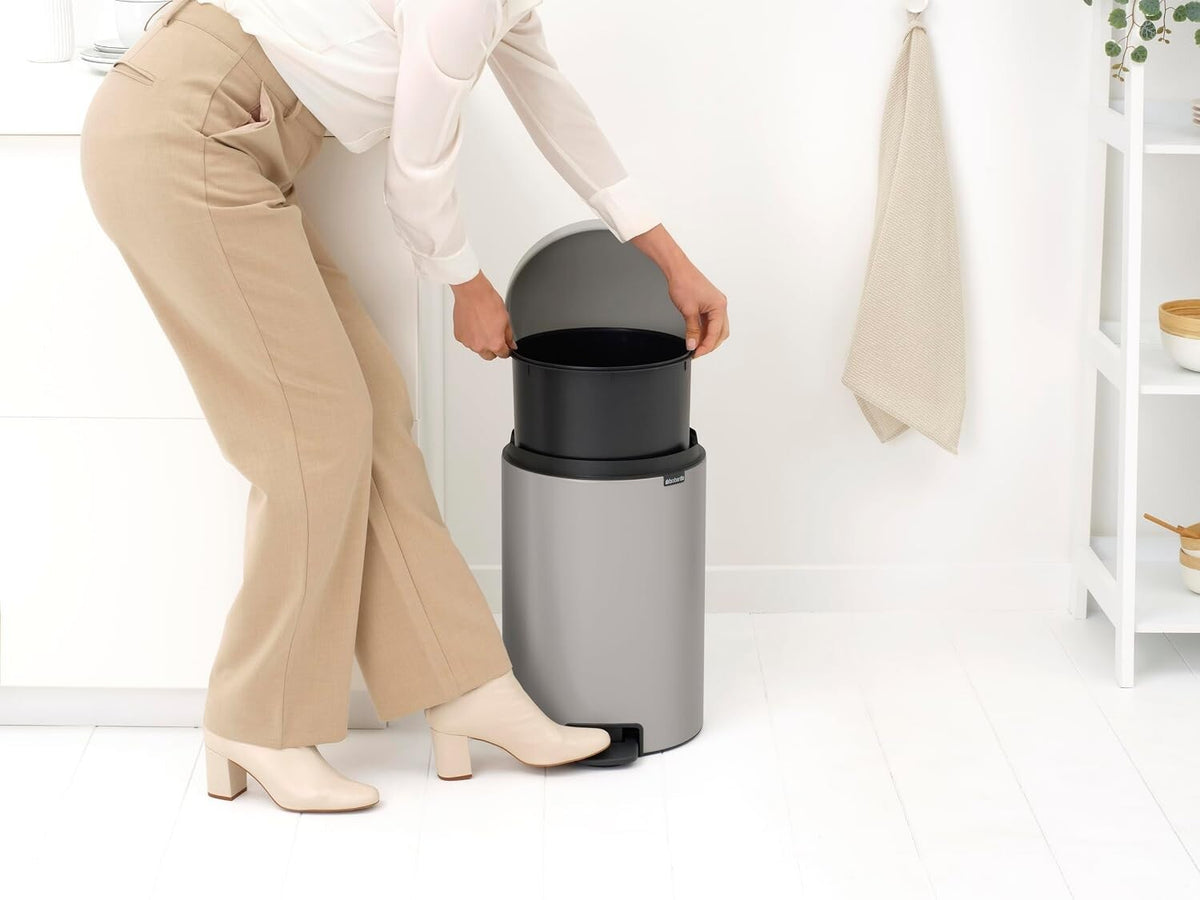 Brabantia NewIcon Pedal Bin 20L, Soft Grey, Soft-Close Lid, Removable Inner Bucket, PerfectFit Code Y Bags Included, 29 × 38 × 46.7 cm